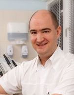 Dr. Szeder László